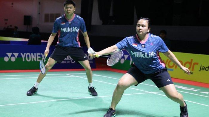 BOBBY/MELATI - Bobby Setiabudi/Melati Daeva Oktavianti ketika keduanya beraksi di Indonesia International Challenge 2024 Surabaya di Jatim Expo pada 25 Oktober 2024. (Dok. PBSI)