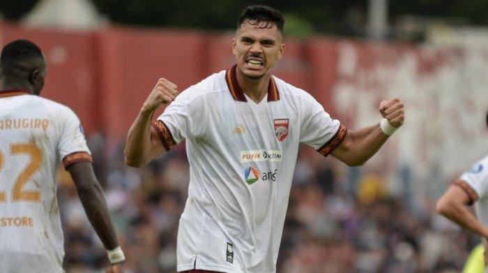 SELEBRASI PATO - Pemain asal Brasil Matheus Pato merayakan gol Borneo FC Samarinda ke gawang Persik Kediri dalam laga terakhir pekan ke-34 Liga 1 2024/2025 di Stadion Brawijaya, 23 Mei 2025. (Instagram Borneo - 25/6/2025)