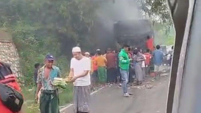Bus Pahala Kencana terbakar OK