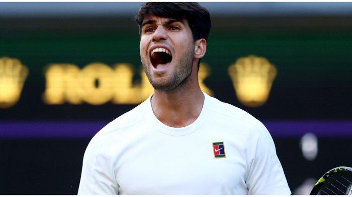 PERAYAAN KEMENANGAN ALCARAZ - Ekspresi petenis Spanyol, Carlos Alcaraz, setelah meraih kemenangan di Wimbledon 2025.