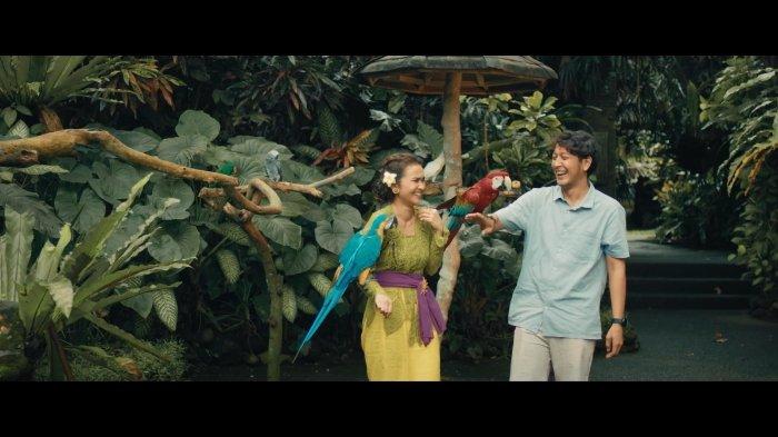 CUPLIKAN ADEGAN FILM - Cuplikan adegan dalam film Paris in Bali yang dirilis Prime Video Selasa (10/6/2025).