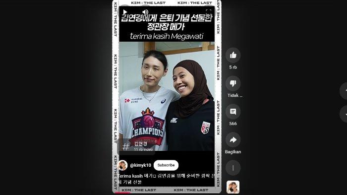KIM DAN MEGAWATI - Momen kebersamaan Kim Yeon-koung dengan Megawati Hangestri Pertiwi seusai laga Red Sparks vs Pink Spiders di Chungmu Gymnasium, Sabtu (1/3/2025).