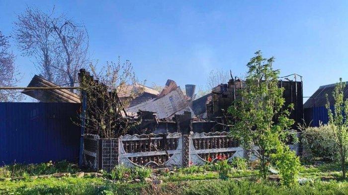 DIHANTAM SERANGAN DRONE - Satu di antara lokasi serangan drone Ukraina di Belgorod, Rusia Barat, pada Selasa (29/4/2025). Rusia juga melancarkan serangan ratusan drone dengan sasaran wilayah Sumy Ukraina.