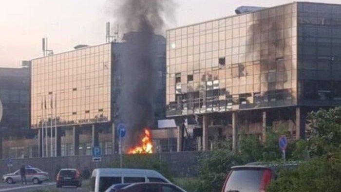 DISERANG DRONE - Satu di antara gedung terbakar di Elma Technopark Rusia
