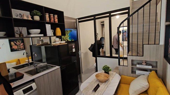 RUMAH SUBSIDI - Desain rumah subsidi mungil hasil desain Lippo Group yang dipajang di kantor Nobu Bank, Semanggi, Jakarta Selatan. Ini adalah tipe 2 Kamar tidur dengan Luas Tanah 26,3 meter persegi (2,6 x 10,1 meter) Luas Bangunan 23,4 meter persegi.
Dok: Endrapta Pramudhiaz