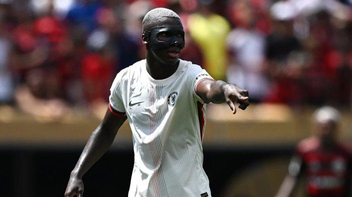 MOISES CAICEDO - Ekspresi gelandang Chelsea, Moises Caicedo di laga Chelsea vs Flamengo pada matchday kedua Grup D Piala Dunia Antarklub 2025, Sabtu (21/6/2025). Chelsea takluk dengan skor 1-3.