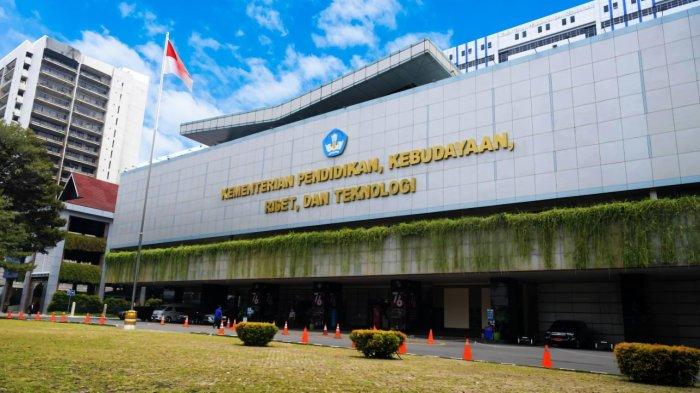 KORUPSI PENGADAAN LAPTOP - Gedung Kementerian Pendidikan Kebudayaan Riset dan Teknologi (Kemendikbudristek) di Jalan Jenderal Sudirman Lantai 2, Senayan, Kecamatan Tanah Abang, Jakarta Pusat, DKI Jakarta. Kejaksaan Agung tengah mengusut perkara dugaan korupsi pengadaan laptop dalam program digitalisasi di Kemendikbudristek periode 2019-2022, senilai Rp9,9 triliun.