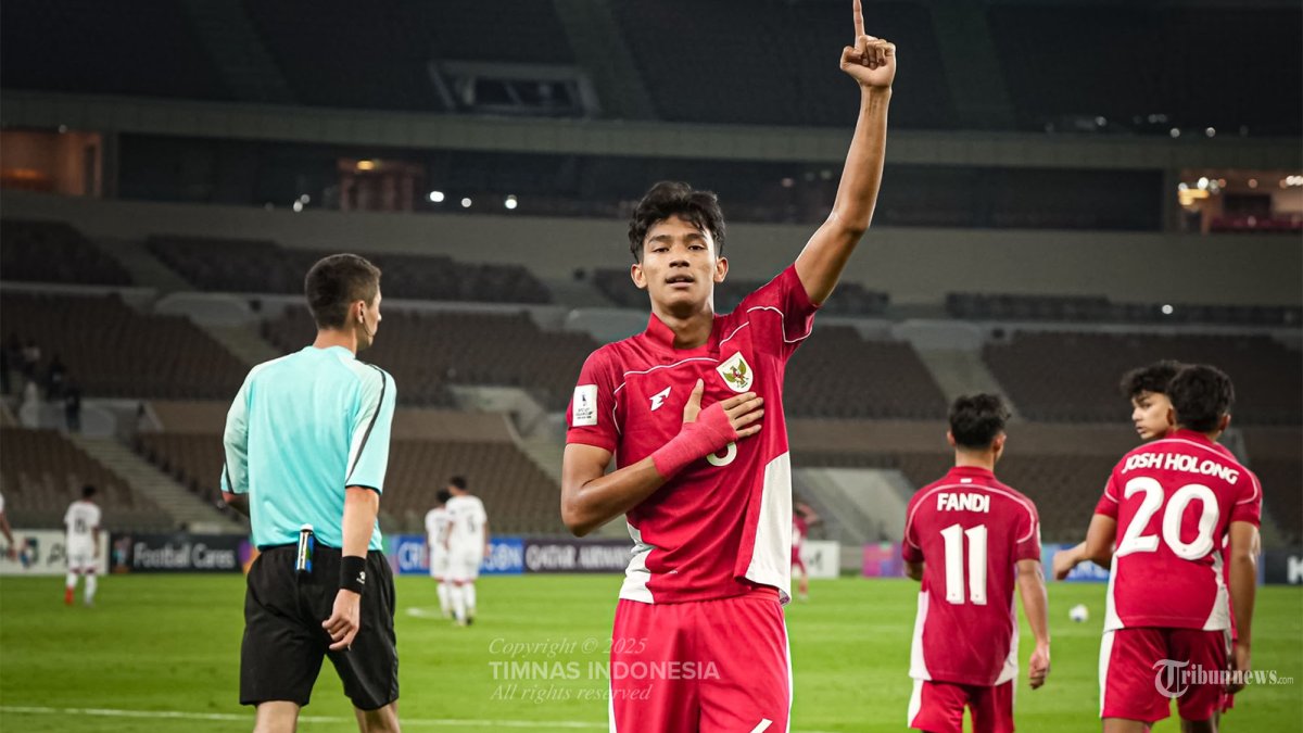 LOLOS PIALA DUNIA - Pesepak bola Timnas U-17 Indonesia, Evandra Florasta selebrasi saat melawan Timnas U-17 Yaman pada pertandingan kedua Grup C Piala Asia U-17 di Stadion Prince Abdullah Al-Faisal, Jeddah, Senin (7/4/2025) malam WIB. Timnas U-17 Indonesia berhasil menggulung Yaman dengan skor 4-1 sehingga lolos ke Piala Dunia U-17 2025. TRIBUNNEWS/PSSI/HO