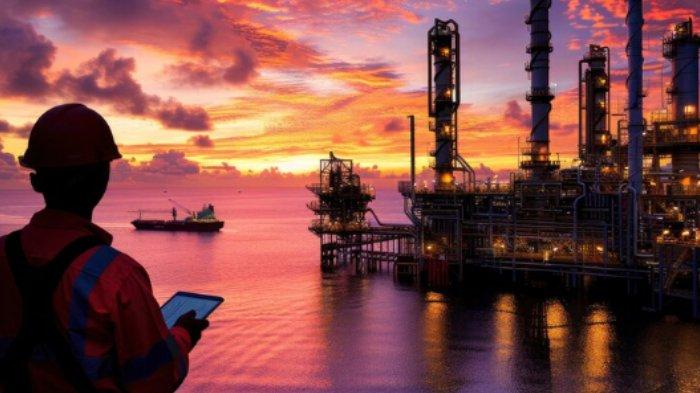 KILANG MINYAK - Harga minyak mentah diperdagangan pasar global naik tajam setelah Israel melancarkan serangan udara ke Iran