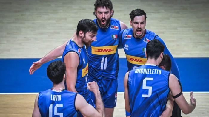 ITALIA VNL 2025 - Selebrasi penggawa timnas voli Italia dalam babak perempat final VNL 2025 putra melawan Kuba di Ningbo Beilun, China, pada 30 Juli 2025. (Foto: Volleyball world).