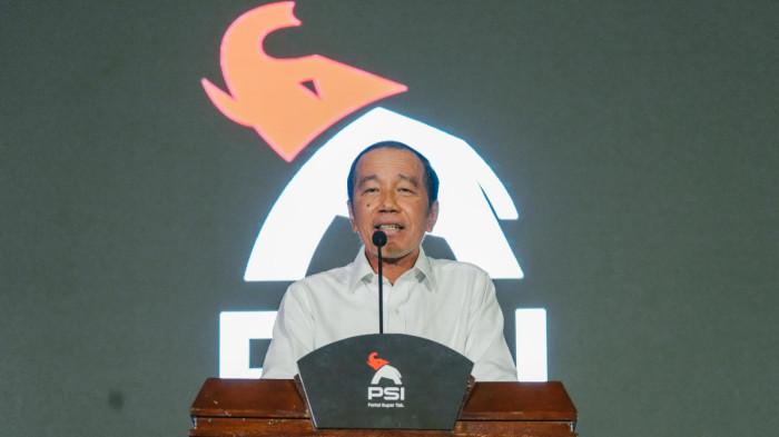 PIDATO JOKOWI - Presiden ke-7 RI, Joko Widodo (Jokowi) saat berpidato dalam sesi 'Pesan Kebangsaan' di Kongres Partai Solidaritas Indonesia (PSI) di Graha Saba Buana, Solo, Jawa Tengah, Sabtu (19/7/2025).