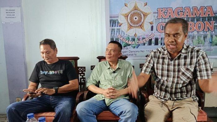 KAGAMA CIREBON MINTA GANJAR DAN ANIES BERSURA SOAL IJAZAH