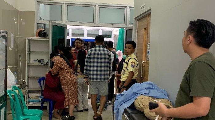 KAPAL WISATAWAN KARAM DI BENGKULU