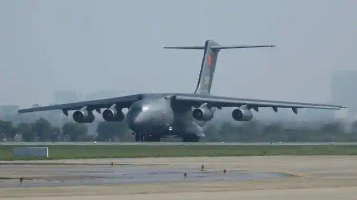 KARGO MILITER - Penampakan pesawat angkut militer raksasa China