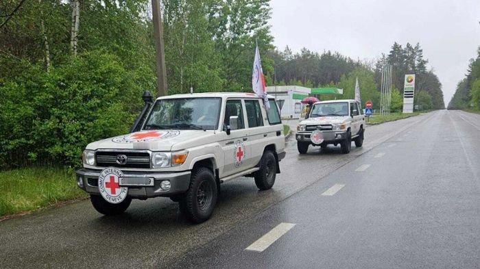 KEMBALIKAN JENAZAH TENTARA - Mobil palang merah internasional bertugas memulangkan jenazah korban perang Ukraina dan Rusia. Rusia mengembalikan jenazah 909 tentara Ukraina yang tewas dalam pertempuran, kata Markas Besar Koordinasi Ukraina untuk Perawatan Tawanan Perang pada hari Jumat.