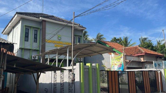KANTOR DESA KOHOD - Kantor Kepala Desa Kohod, Pakuhaji, Kabupaten Tangerang, Banten pada Sabtu (15/2/2025). Kepala Desa Kades) Kohod, Arsin bin Asip kembali menghilang sehari setelah dirinya menggelar jumpa pers terkait kasus dugaan pemalsuan sertifikat lahan pagar laut Tangerang.