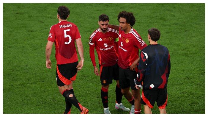 Kekecewaan pemain Manchester United setelah gagal juara Liga Eropa musim 2024/2025 lantaran kalah di tangan Tottenham Hotspur, Kamis (22/5/2025).