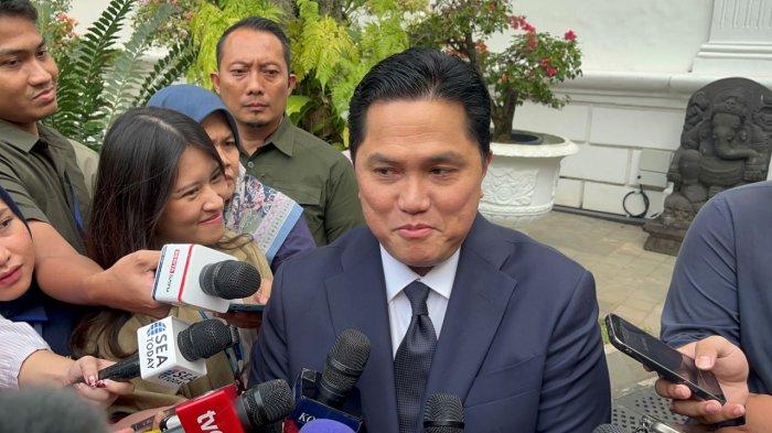 DEWAN KEHORMATAN PSSI - Ketua Umum PSSI Erick Thohir usai bertemu Presiden Prabowo Subianto, di Istana Kepresidenan, Jakarta, Rabu, (4/6/2025). Ia menginformasikan telah meminta Prabowo menjadi anggota Dewan Kehormatan Persatuan Sepakbola Seluruh Indonesia (PSSI) dan diterima. 