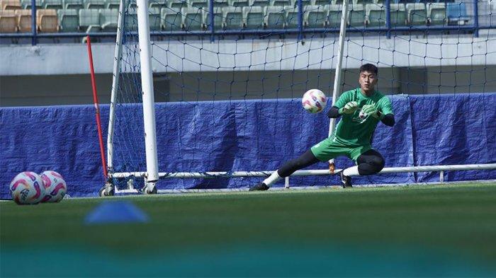 Kiper Persib Bandung, Fitrah Maulana