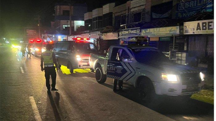 Kecelakaan maut terjadi di Jalan Banda Aceh-Medan KM 77, Desa Simpang Beutong, Kecamatan Muara Tiga, Pidie, Aceh, Selasa (31/12/2024) atau sehari jelang pergantian tahun. Kecelakaan ini menewaskan 5 orang korban.