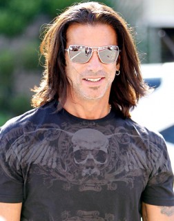 Lorenzo Lamas Akan Nikahi Model 23 Tahun - TribunNews.com