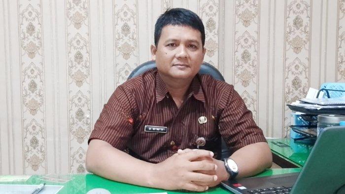 Lurah Sudiroprajan, Kecamatan Jebres, Surakarta, Agustinus Deny Khristiawan di kantornya, Selasa (14/1/2025).