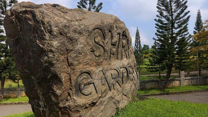 MAKAM KELUARGA LUKMINTO - Batu besar bertuliskan 
