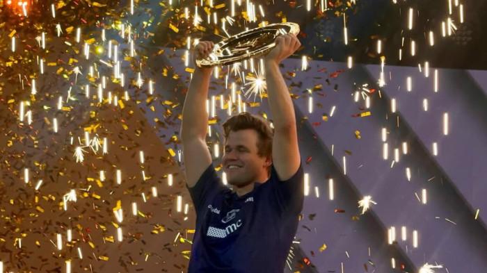 Magnus Carlsen juara catur di EWC 2025