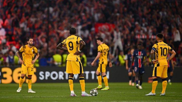 TERTUNDUK - Momen lesu para pemain Inter Milan setelah menelan kekalahan 5-0 atas Paris Saint-Germain (PSG) pada laga Final Liga Champions 2024/2025 di Allianz Arena, Munich, Jerman, Minggu (1/6/2025).