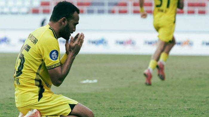 PERAYAAN GOL - Momen syukur Rizky Pora setelah Murilo Mendes mencetak gol pada pertandingan Liga 1 2024/2025 antara PSIS Semarang vs Barito Putera di Stadion Jatidiri, Jawa Tengah, Sabtu (24/5/2025) sore WIB.