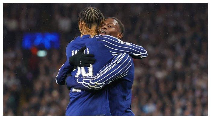 SELEBRASI PSG - Pemain Paris saint-Germain (PSG) Nuno Mendes melakukan selebrasi setelah menjebol gawang Aston Villa pada pertandingan leg kedua perempat final Liga Champions 2024/2025, Rabu (16/4/2025). (Instagram PSG - 16/4/2025)