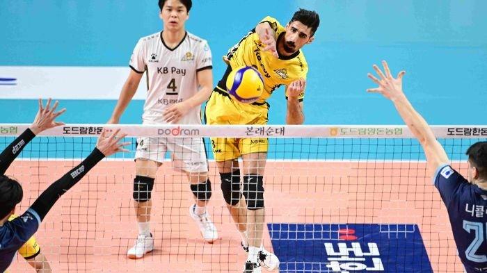 PEMAIN VOLI BAHRAIN - Outside hitter Bahrain, Mohammed Yaqoob, saat memperkuat Uljeongbu KB Insurance Stars melawan Seoul Woori Card Won pada putaran keenam Liga Voli Korea 2024/2025 di Seoul, Korea Selatan, 14 Maret 2025.