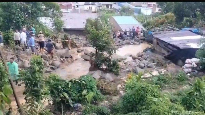 Kondisi Parapat Diterjang Banjir Bandang, 50 Rumah Terdampak, Belum Ada Laporan Korban Jiwa