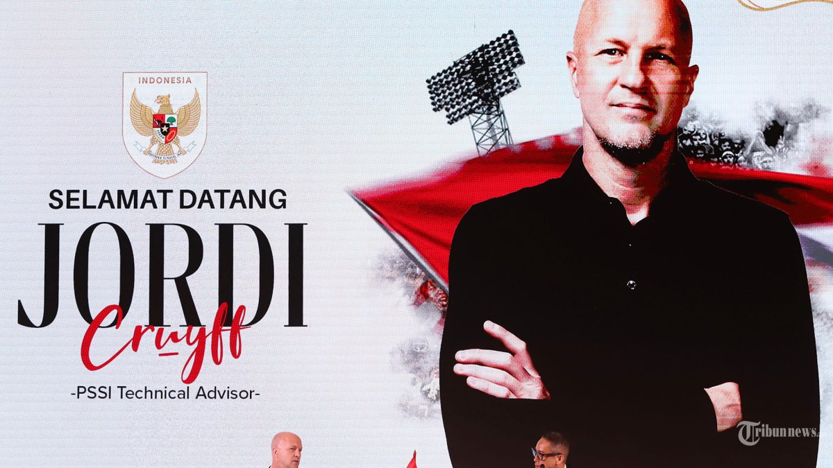 PENASIHAT TEKNIS TIMNAS - Penasihat Teknis Timnas Indonesia Jordi Cruyff memberikan keterangan kepada awak media saat acara perkenalan penasihat teknis Timnas Indonesia di Jakarta, Selasa (11/3/2025). PSSI resmi mengumumkan dan memperkenalkan Jordi Cruyff sebagai penasihat teknis Timnas Indonesia. Tribunnews/Jeprima
