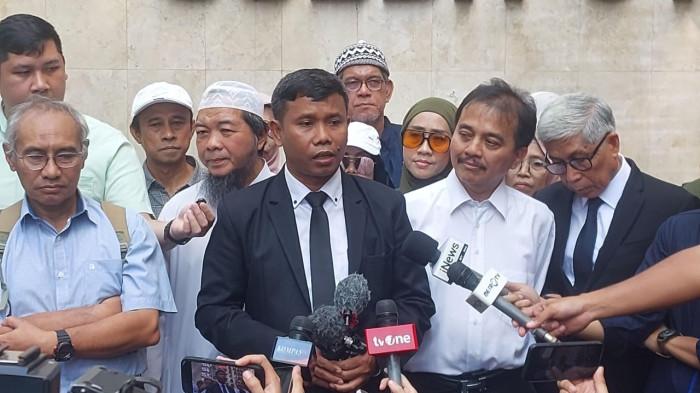 IJAZAH PALSU - Pakar telematika Roy Suryo Cs di Mapolda Metro Jaya, Jakarta, Senin (21/7/2025). Mereka menuntut penyidik Subdit Kamneg Polda Metro Jaya untuk melakukan gelar perkara khusus kasus tudingan ijazah palsu Presiden ke-7 RI Joko Widodo (Jokowi).