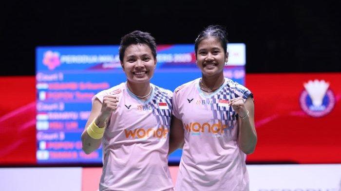 GANDA PUTRI INDONESIA - Pebulutangkis ganda putri Indonesia, Apriyani Rahayu/Febi Setianingrum melaju ke babak semifinal Malaysia Masters 2025 usai mengalahkan wakil Chinese Taipei, Hsu Yin Hui/Lin Jhih Yun dengan skor 18-21, 21-16, 21-9, Jumat (23/5/2025).