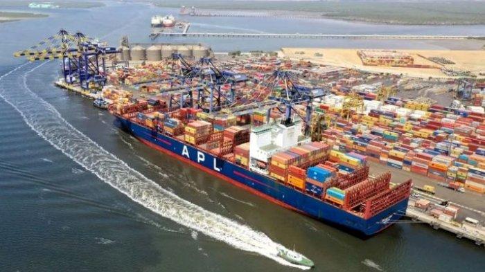 JANTUNG EKONOMI - Pelabuhan Karachi di Pakistan. Pelabuhan ini merupakan jantung perekonomian dan militer negara tersebut. Hal ini karena Pelabuhan Karachi menangani 60 persen perdagangan Pakistan, selain juga menampung pangkalan Angkatan Laut Pakistan.