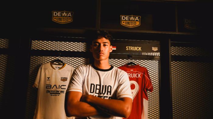 RAFAEL STRUICK - Penyerang Timnas Indonesia, Rafael Struick resmi bergabung Dewa United untuk Liga 1 musim 2025/2026. Ia memberikan alasan bergabung dengan Tangsel Warrior.