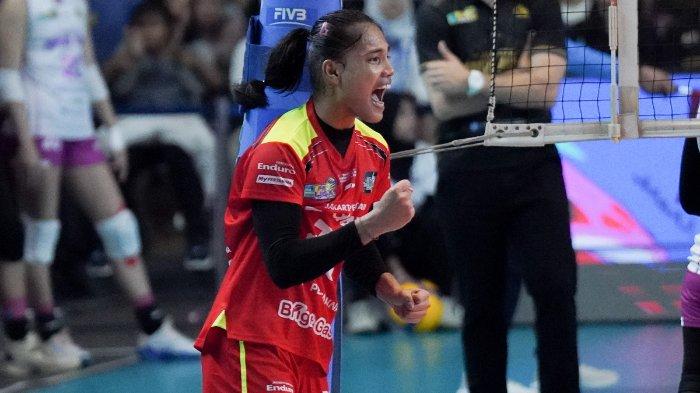 PROLIGA 2025 - Pevoli Pertamina Enduro, Junaida Santi berselebrasi setelah mendapatkan poin saat melawan Popsivo Polwan dalam Grand Final Proliga 2025 di Gor Amongrogo, Yogyakarta pada Sabtu (10/5/2025). Tribun Solo/Muhammad Nursina