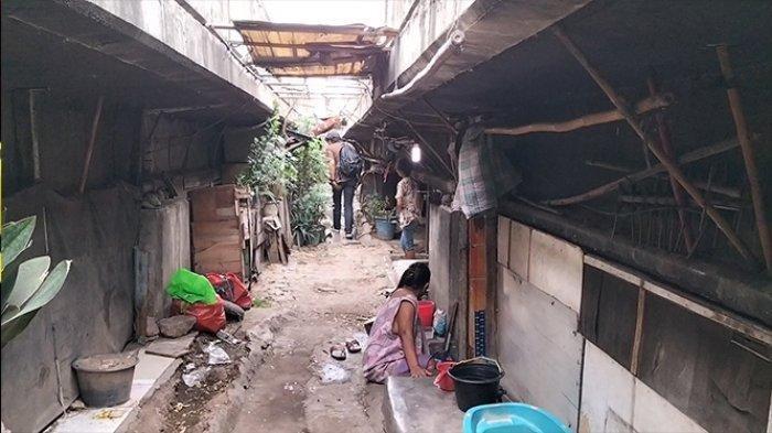 Potret kehidupan masyarakat m 024).  f