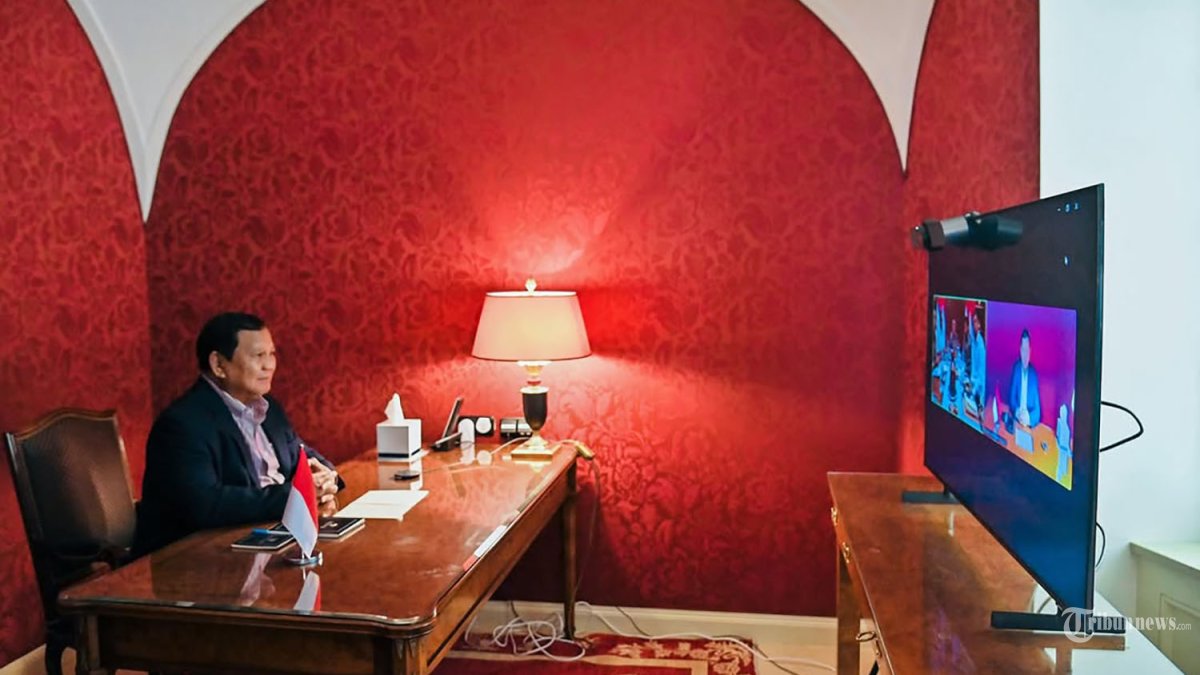 RATAS EMPAT PULAU - Presiden Prabowo Subianto memimpin rapat terbatas (ratas) secara daring dari Singapura pada Selasa, (17/6/2025). Di tengah kunjungan kenegaraan ke luar negeri. Rapat tersebut membahas status administratif empat pulau yang sempat menjadi polemik antara Provinsi Aceh dan Sumatera Utara. TRIBUNNEWS/HO/SETPRES