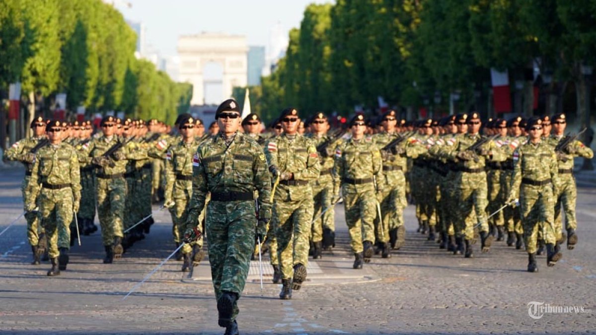 BASTILLE DAY - Kontingen 