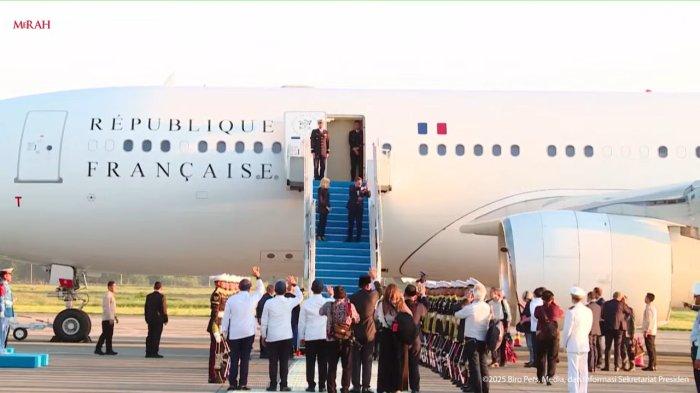 KUNJUNGAN EMMANUEL MACRON - Presiden Prancis Emmanuel Macron dan Ibu Negara Brigitte Macron meninggalkan Indonesia melalui Bandara Internasional Yogyakarta Kulon Progo DIY menuju Singapura, Kamis (29/5/2025). Presiden Republik Indonesia, Prabowo Subianto, secara langsung mengantar keberangkatan mereka usai kunjungan kerja tiga hari di Indonesia.