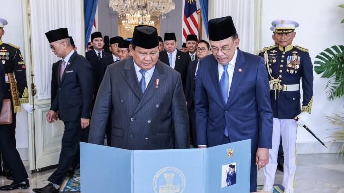 KONFLIK THAILAND-KAMBOJA - Presiden RI Prabowo Subianto menerima kunjungan Perdana Menteri Malaysia, Yang Mulia Dato’ Seri Anwar Ibrahim dalam rangka Konsultasi Tahunan ke-13 kedua negara, di Istana Negara, Jakarta, Selasa (29/7/2025). Prabowo menyatakan Indonesia siap membantu meredakan konflik Thailand dan Kamboja lewat diplomasi ASEAN.   
