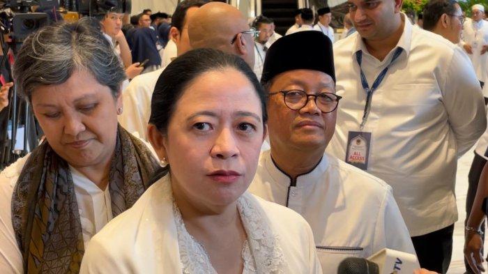 BUKA PUASA BERSAMA - Ketua DPR RI sekaligus Ketua DPP PDIP Puan Maharani hadiri buka puasa bersama yang digelar Partai NasDem di NasDem Tower, Gondangdia, Jakarta, Jumat (21/3/2025). Selain Puan, tampak hadir sejumlah tokoh politik lainnya, termasuk Presiden ke-7 RI Joko Widodo (Jokowi) di acara tersebut.