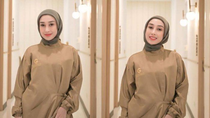 KORBAN PEMERASAN NIKMIR - Reza Gladys adalah pengusaha skincare yang melaporkan Nikita Mirzani ke polisi dengan tuduhan pemerasan. Karena laporannya, Nikita Mirzani kini ditahan.