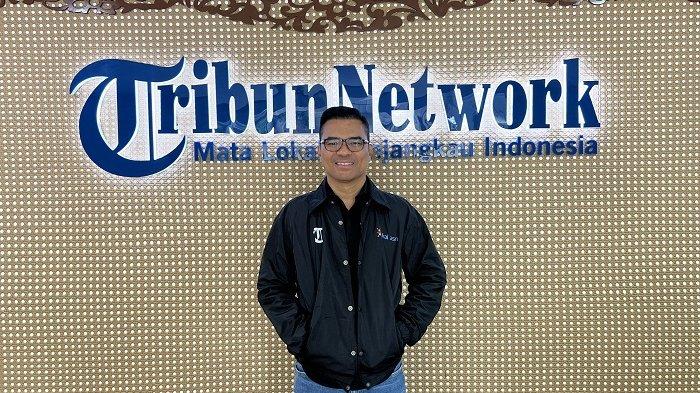 CALON KETUA UMUM PSI - Calon Ketua Umum Partai Solidaritas Indonesia (PSI), Ronald Aristone Sinaga atau akrab dipanggil Bro Ron usia sesi wawancara khusus di Studio Tribunnews, Palmerah, Jakarta, Selasa (15/7/2025). Ia mengungkap alasan maju jadi calon ketua umum PSI melawan Kaesang Pangarep.