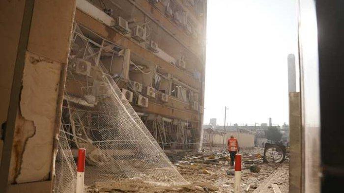 AKSI BALASAN - Serangan rudal Iran ke Rumah Sakit Soroka di Be'er Sheva di Israel Selatan, Kamis, 19 Juni 2025.