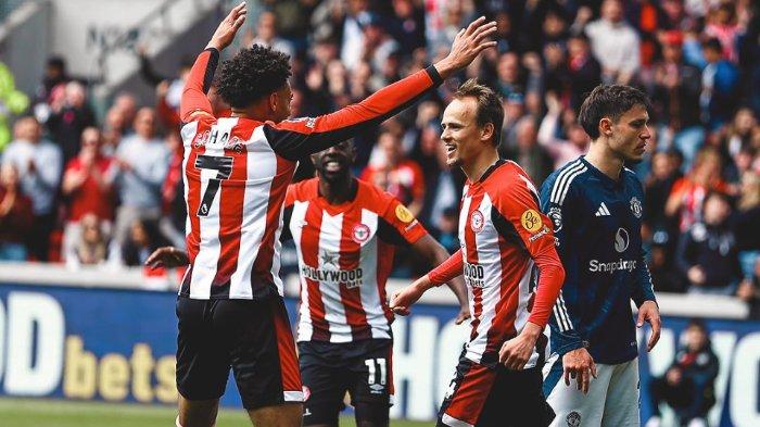 Selebrasi Kevin Schade (Brentford) saat mencetak gol ke gawang Manchester United di Liga Inggris