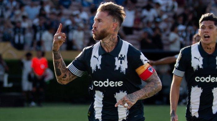 MONTERREY VS INTER - Selebrasi bek Monterrey, Sergio Ramos saat melawan Inter Milan pada matchday perdana Grup E Piala Dunia Antarklub 2025 di Rose Bowl Stadium, pada Rabu (18/6/2025) pagi WIB.